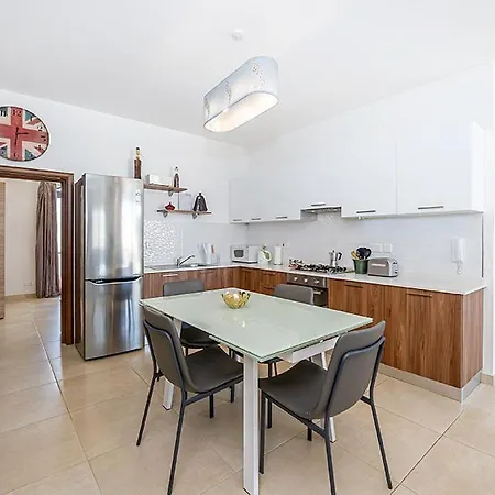 Baron Holiday Apartment Victoria